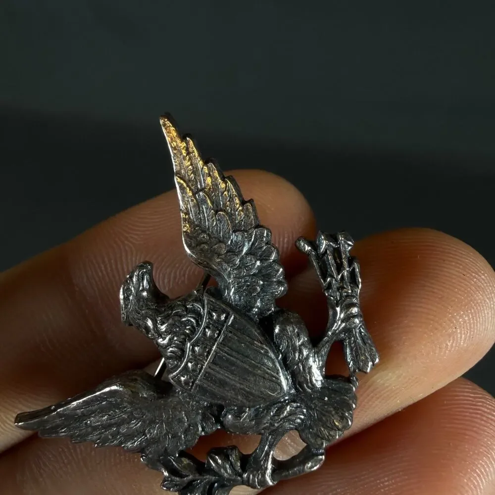 INDIAN WARS EAGLE SHAKO HELMET PLATE Right Facing brooch vintage 1